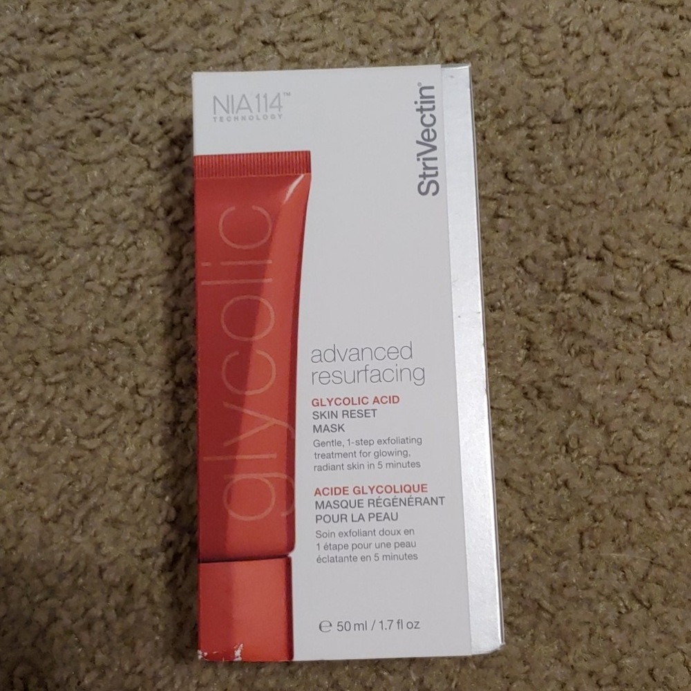 ** SOLD**     Strivectin advanced resurfacing mask